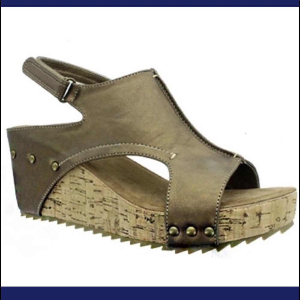 New in Box Bronze Giselle Wedge